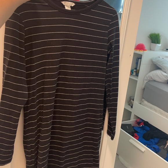 Black and white striped body con dress - Picture 2 of 3